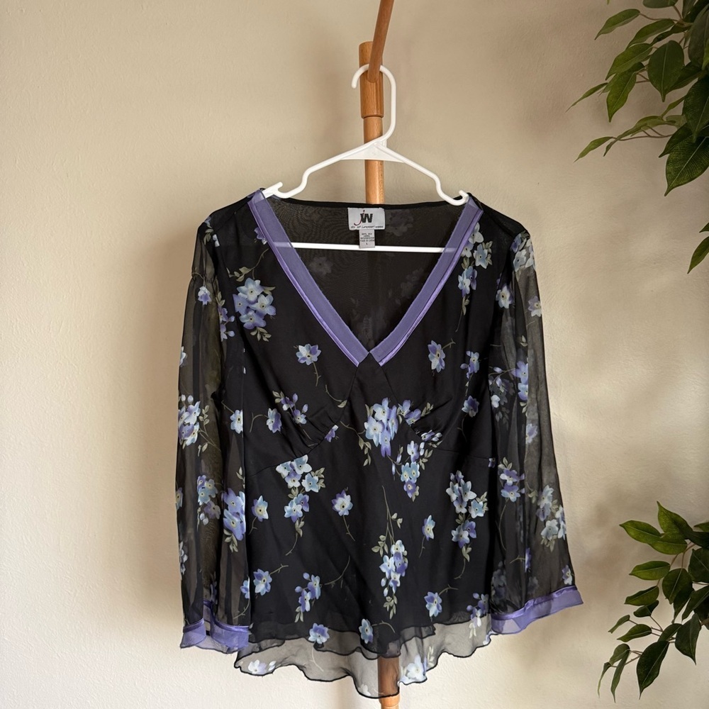 Vintage 2000’s Silk Black Floral V‑Neck Blouse with Lilac Trim Size Large